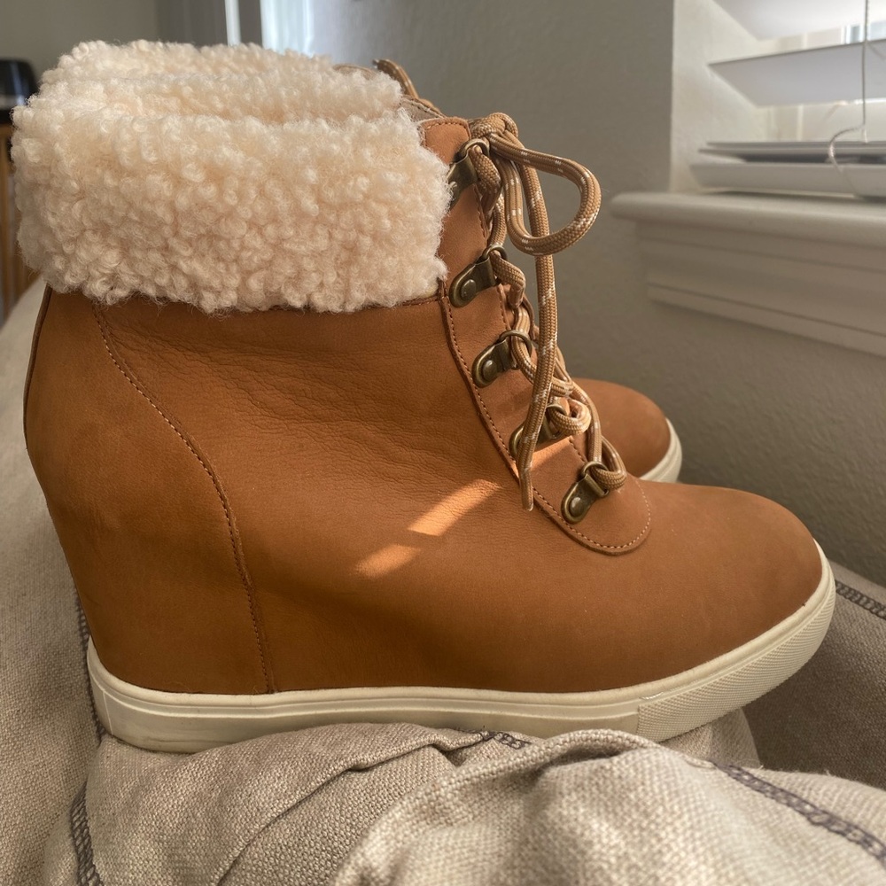 Kenneth Cole Kam Hiker Wedge cozy boots size 10 brown